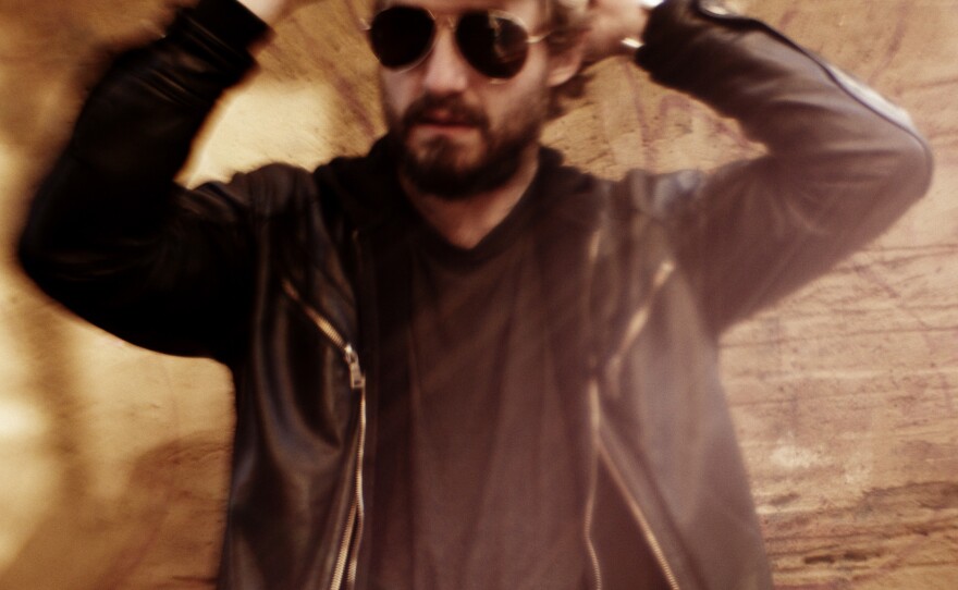 Phosphorescent