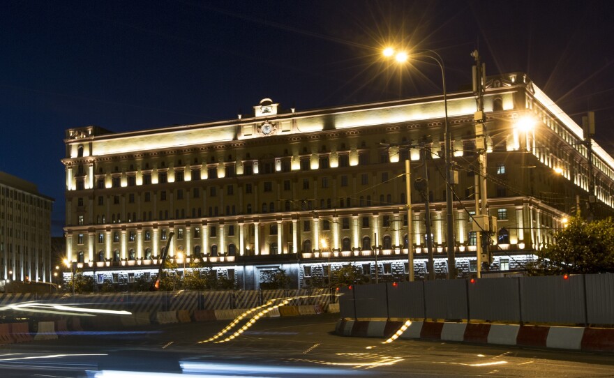 Media outlets are reporting one Federal Security Service officer was killed in the shoot out in central Moscow.