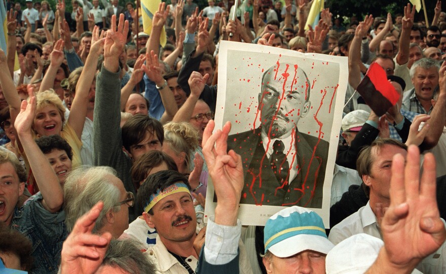 Ukrainians demonstrate in front of the Communist Party's central committee headquarters in Kyiv on Aug. 25, 1991, after the Soviet republic declared its independence.