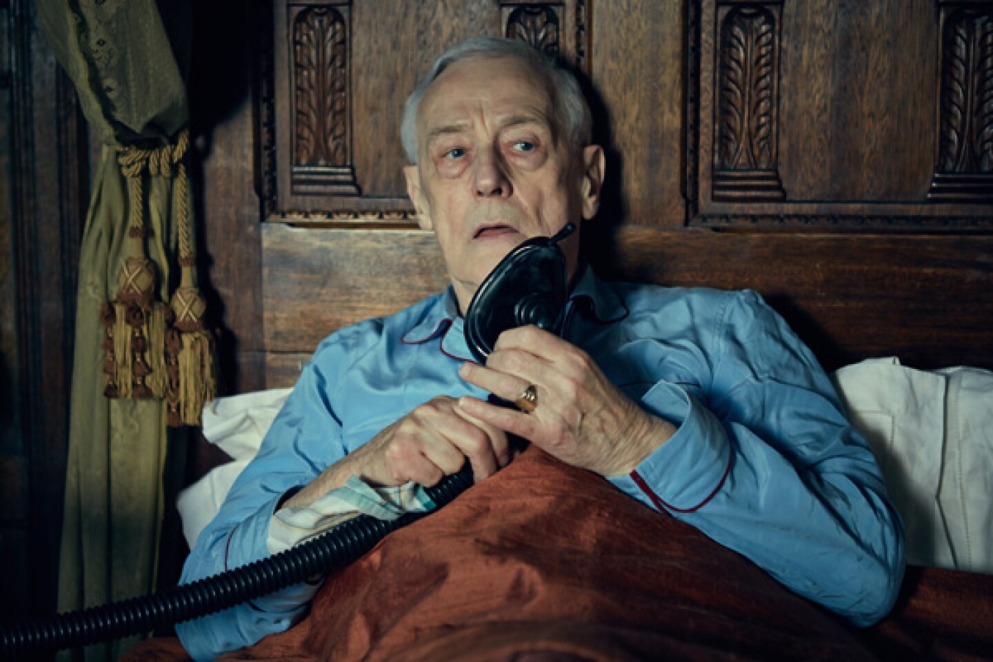 John Mahoney as Andrew Del Mar in FOYLE'S WAR.