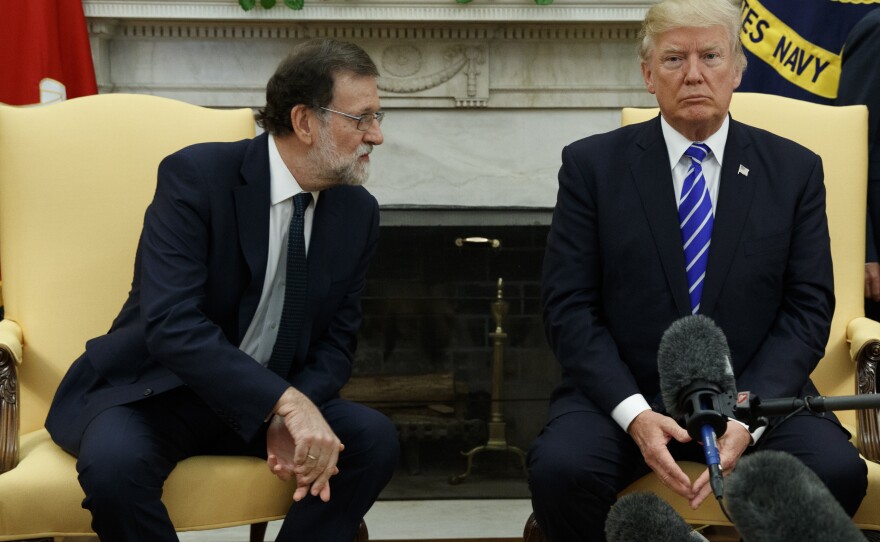 President Donald Trump meets with Spanish Prime Minister Mariano Rajoy in the Oval Office of the White House, Tuesday, Sept. 26, 2017. 
