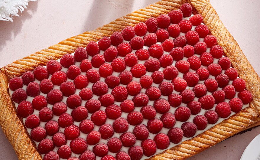 Raspberry mascarpone tart