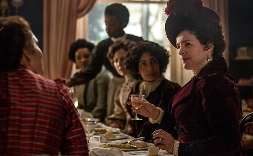 Shown: Mrs Wilcox (Julia Ormond).