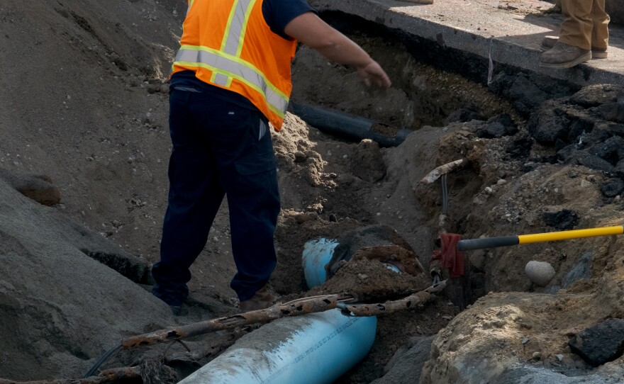 WATER MAIN BREAK 04.jpg