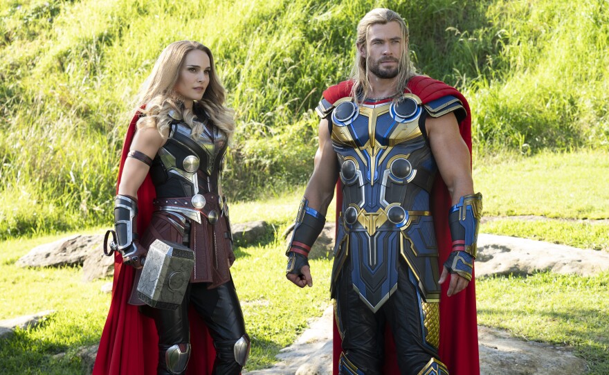 Natalie Portman and Chris Hemsworth.
