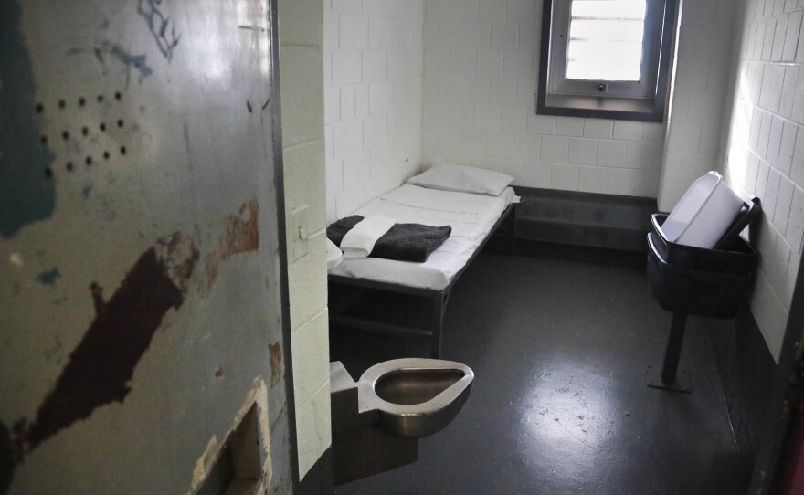 Former Physician At Rikers Island Exposes Health Risks Of Incarceration | KPBS Public Media former-physician-at-rikers-island-exposes-health-risks-of-incarceration-kpbs-public-media