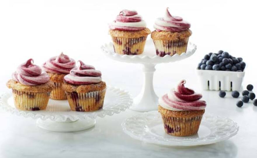 Martha shares her recipe for blueberry swirl cupcakes. Swirled or sprinkled, small or large, cupcakes are adored by adults and kids alike.