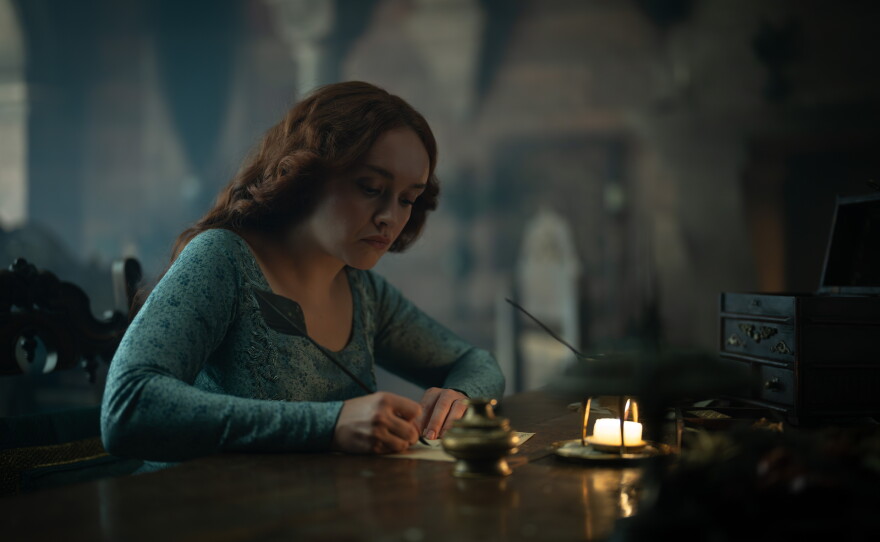 Alicent (Olivia Cooke) "writing."