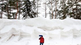 New research shows that people rate an activity as more fun when they were tricked into thinking time flew by during the task. Could this method even make chores like shoveling snow seem more fun?