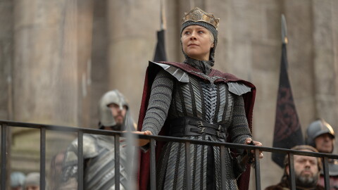 Rhaenyra (Emma D'Arcy).