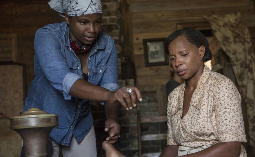 Dee Rees directs Mary J. Blige on the set of “Mudbound.”