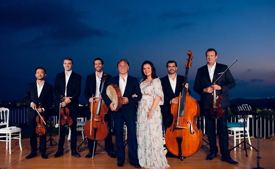 Aleksandra Kurzak and Roberto Alagna with musicians. France