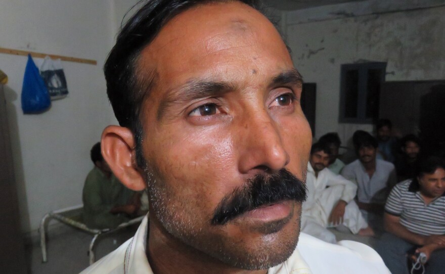 Saddi Ahmed spent four weeks locked in the Rawalpindi apartment. "I told the people in the room, I've been brought here for work. The agents said they had a business. The people said, 'There's no such business. They take away your kidneys here.'"