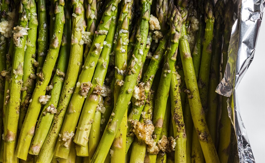 Morgan Bolling makes asparagus baked in foil from the Recipe Box on "Italian-American Comforts."