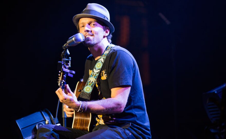 Accompanied by the four members of LA folk-rock band Raining Jane, Jason Mraz revisits old favorites like "Hello, You Beautiful Thing" and "I Won't Give Up" and previews new material from his upcoming album "YES!"