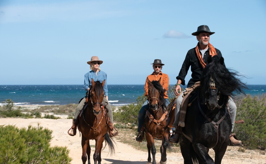 Miranda Blake (ELEN RHYS), Max Winter (JULIAN LOOMAN) and Javier Santos (JOSE GARCIA PEREZ)