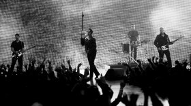 U2.