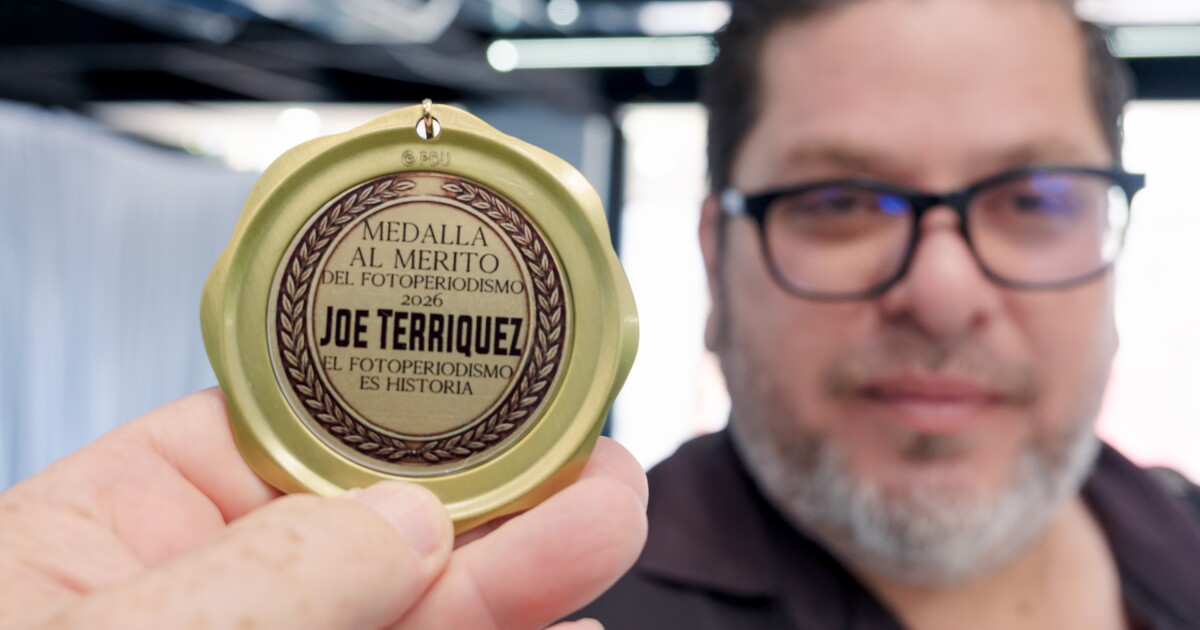 Award ceremony honors Tijuana journalists for best in photojournalism and reporting