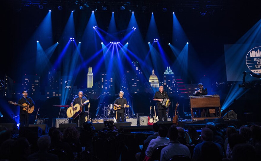 Los Lobos performance on ACL Hall of Fame New Year's Eve concert.
