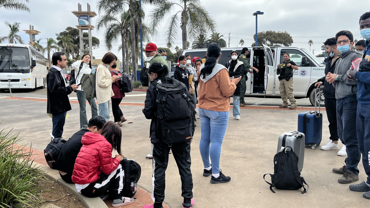 San Diego communities prepare for CBP drop-offs after Migrant Welcome Center closure - Vimarsana News