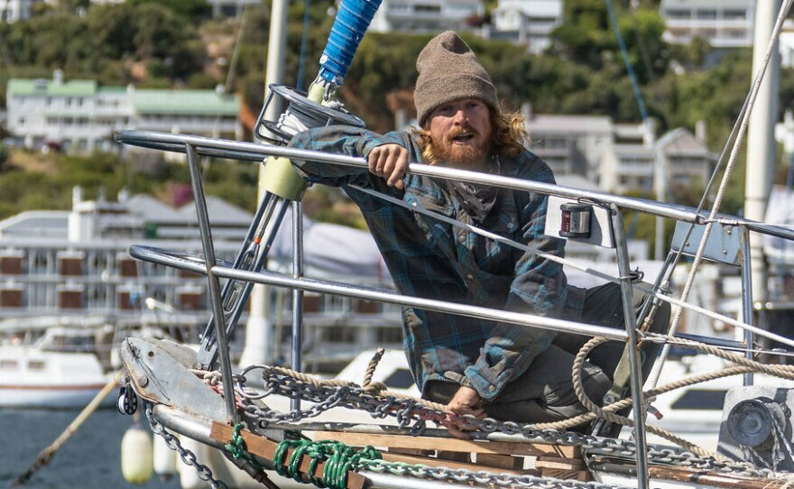 Elliott Smith, a 27-year-old originally from Tampa, Fla. A rigging failure forced him to quit in Australia.
