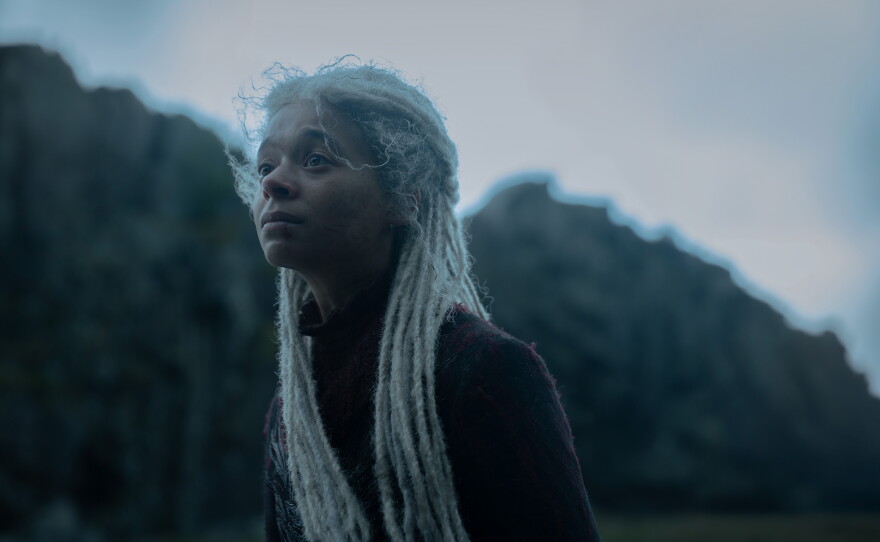 Rhaena (Phoebe Campbell).
