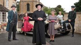 Inspector Valentine (Hugo Speer), Lady Felicia (Nancy Carroll), Father Brown (Mark Williams), Mrs. McCarthy (Sorcha Cusack), Susie (Kasia Koleczek), Sid (Alex Price).