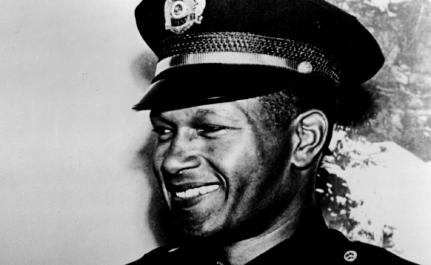 Sgt. Tom Bradley promoted to LAPD Lieutenant, 1958.