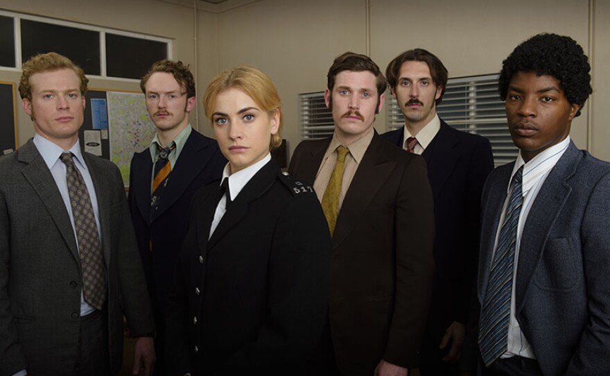 From left to right: SAM REID as DCI Len Bradfield, JOSHUA HILL as DC Edwards, STEFANIE MARTINI as Jane Tennison, TOMMY MCDONNELL as DC Hudson, BLAKE HARRISON as DS Spencer Gibbs and DANIEL EZRA as DC Ashton. 