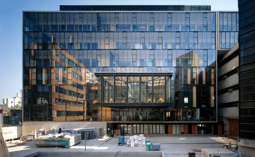 Medical School, Universidad Católica de Chile, 2004: "We were asked to do all kinds of classrooms, from seminars to auditoriums, in a very dense context," says Aravena. "The only way out, was to go high."