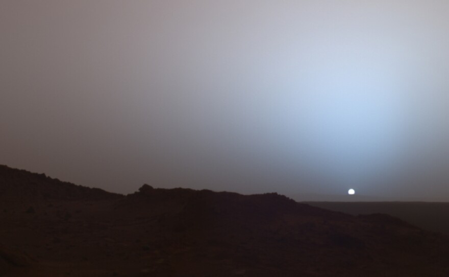 Spirit's camera captures sunset over Mars' Gusev Crater on May 19, 2005.