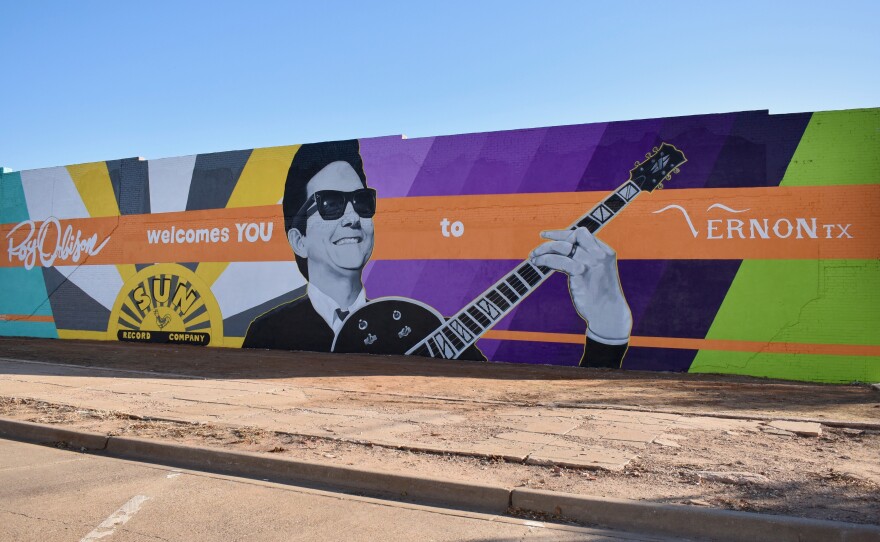The new mural of Roy Orbison in Vernon, Texas.
