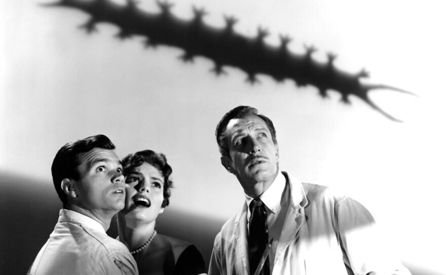Darryl Hickman (brother of "Dobie Gillis'" Dwayne), Judith Evelyn, and Vincent Price compete with the gimmicks in "The Tingler."