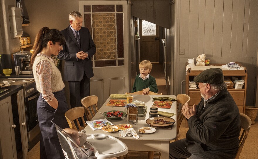 A scene from DOC MARTIN Season 10, Episode 5