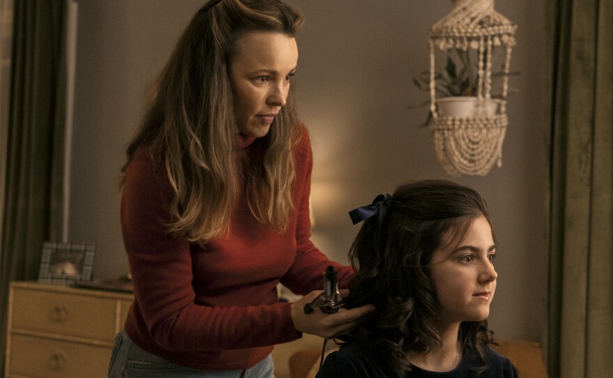 Rachel McAdams and Abby Ryder Fortson play mother and daughter in <em>Are You There God? It's Me, Margaret. </em>