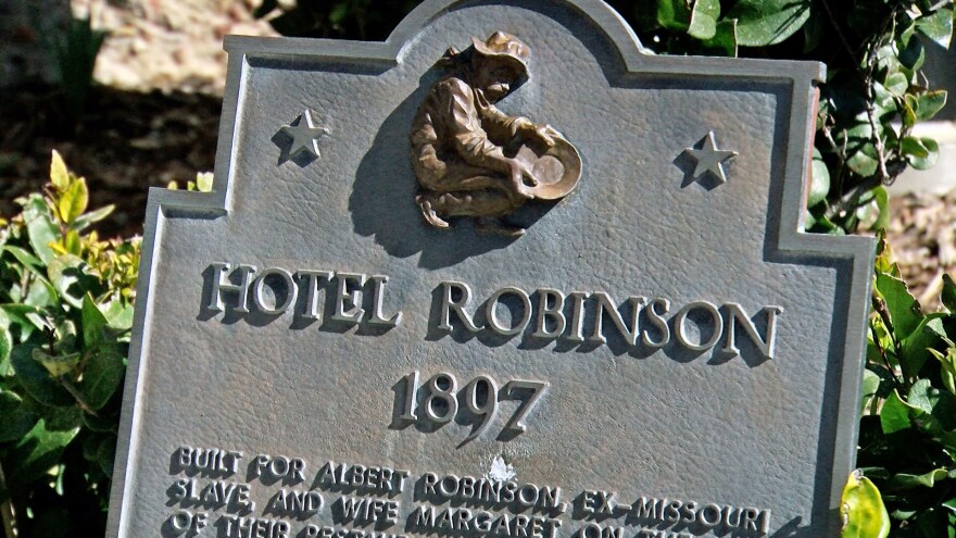 A plaque in front of the Julian Gold Rush Hotel highlighting its history as Hotel Robinson, Feb. 10, 2023.