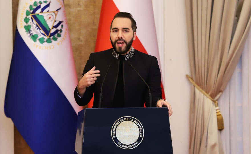 El presidente de El Salvador, Nayib Bukele, habla durante una conferencia de prensa con el presidente electo de Chile en el palacio presidencial en San Salvador, El Salvador, el viernes 30 de enero de 2026.