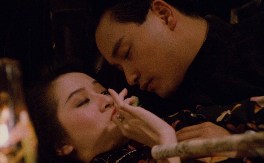 Anita Mui and Leslie Cheung in "Rouge."