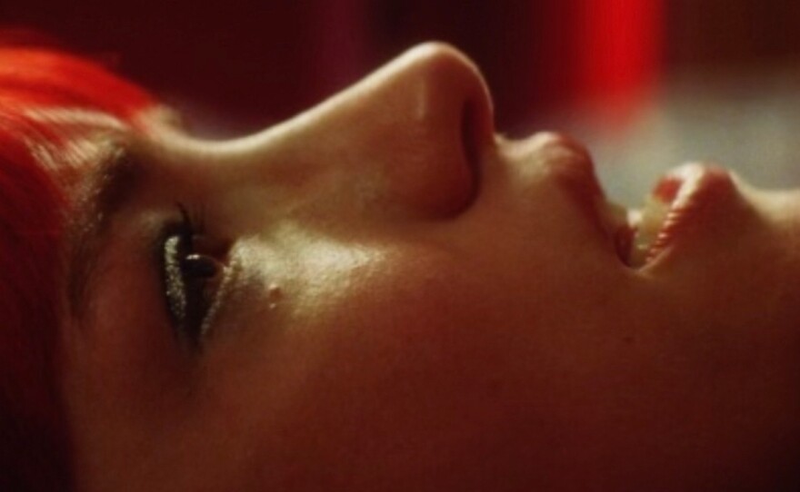 Willa Fitzgerald as The Lady in "Strange Darling." (2023)