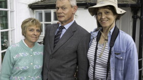 Mrs. Tischell (Selina Cadell), Doc Martin (Martin Clunes) and guest star Sigourney Weaver.