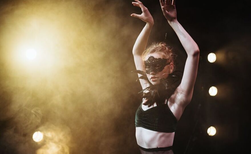 "Ghost Light Masquerade" is a new virtual and augmented reality performance by contemporary ballet company The Rosin Box.