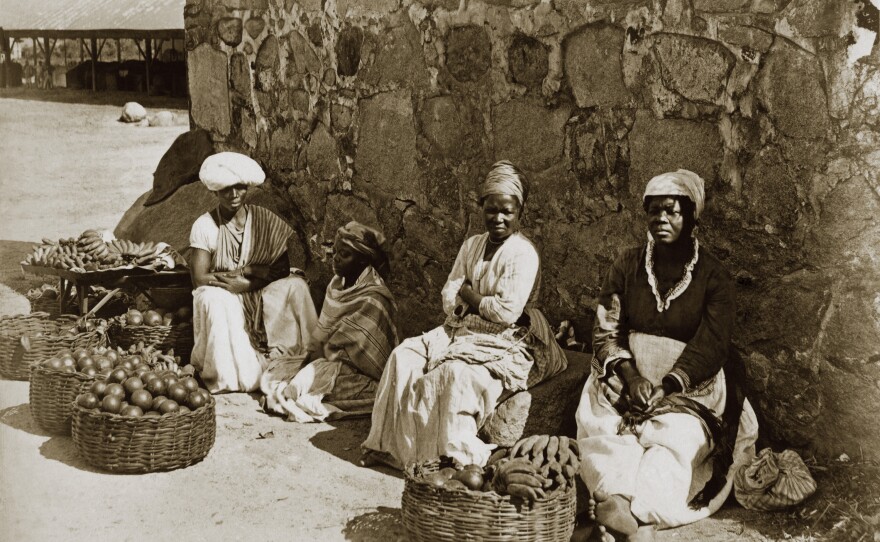 A photo from 1875 in Rio de Janeiro shows women street sellers called "<em>quitandeiras,</em>" also known as "slaves who earn." A portion of the profits was returned to their masters.