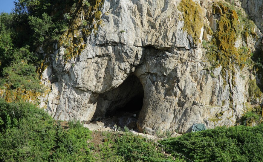 Chagyrskaya Cave in southwestern Siberia