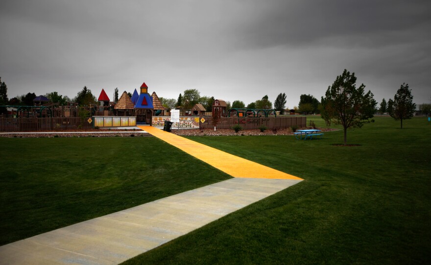 Single entrance:It's easier for parents and caregivers to monitor children in a playground with only one way in or out, reducing the likelihood that they'll exit without being noticed.