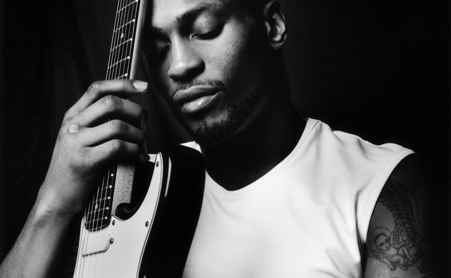 D'Angelo circa 2000.