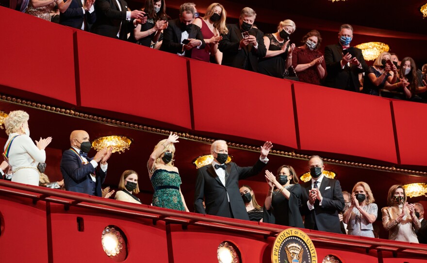 President Biden, First Lady Jil Biden, Vice President Harris and the 44th Kennedy Center honorees.