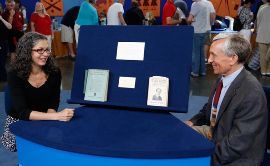 Ken Gloss (right) appraises signed Houdini books and ephemera for $7,600 to $11,600 in Knoxville, Tennessee.