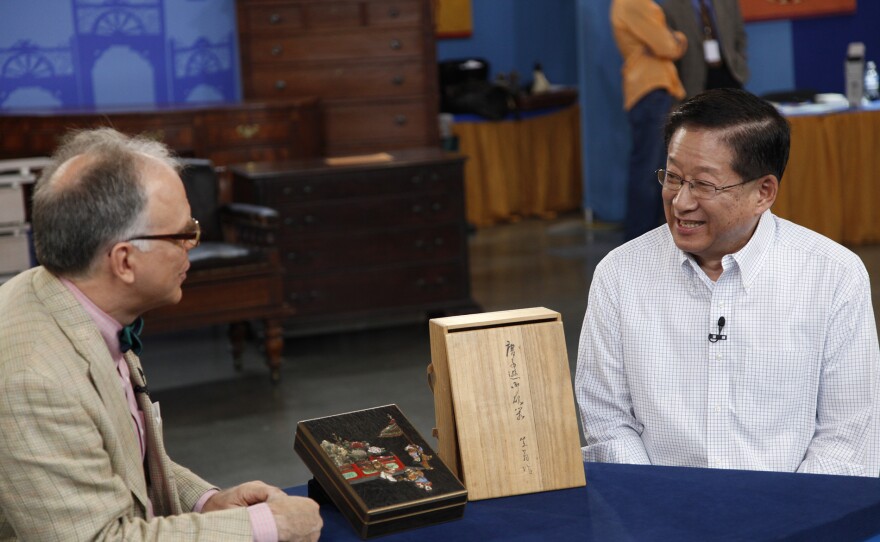 Lark E. Mason Jr. (left) appraises a Japanese lacquer box signed Haritsuo, ca.1800, in San Jose, CA. ANTIQUES ROADSHOW “Vintage San Jose, Hour 2” airs Monday, September 22 at 8/7C p.m. on PBS. 