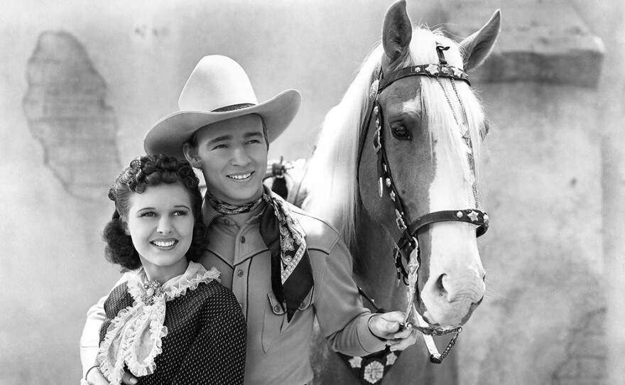 Lynne Roberts and Roy Rogers in "Billy the Kid Returns" (1938)
