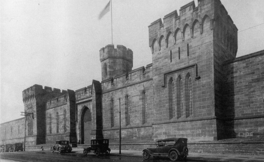 The facade of the penitentiary as it looked in the 1920s.